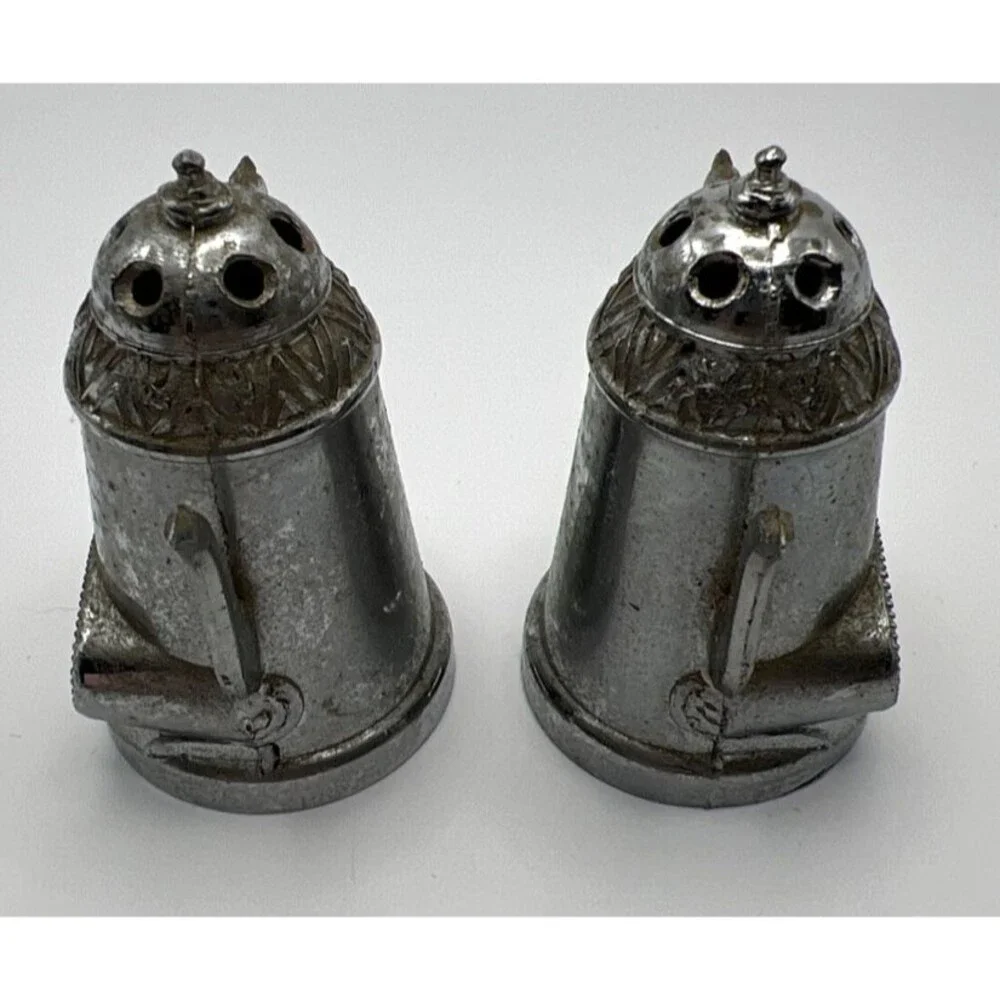 Knotts Berry Farm, CA Tea Kettles Salt And Pepper Shakers With Tray